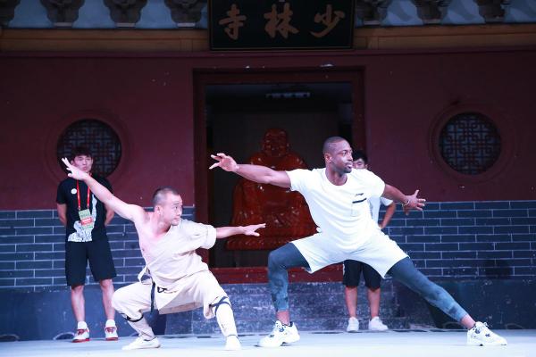 韦德中国行到少林寺学鹰拳：为nba下赛季准备 引詹姆斯羡慕【图】