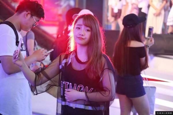 2016Chinajoy：网红直播现场showgirl性感高清大图【图】