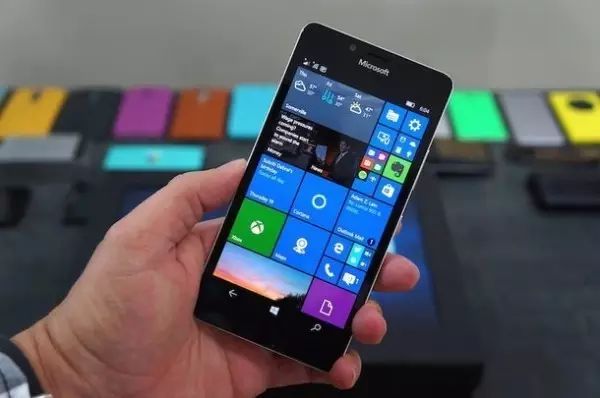 安卓苹果手机当道 揭秘Windows Phone手机是怎么死亡的