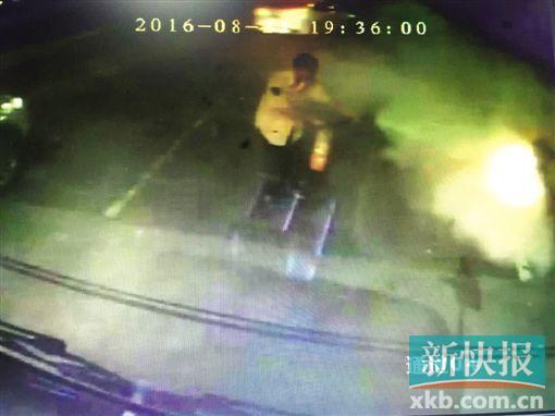 公交司机救火遭投诉 用完一瓶灭火器无一名乘客下车帮助【图】