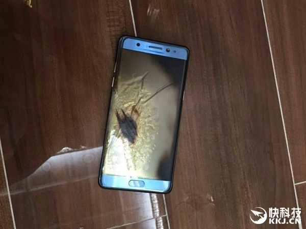 中国消费者电磁炉加热三星Note7 声称爆炸 三星欲起诉2名中国消费者