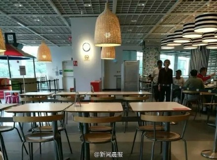 “Hold”不住了！宜家发《告顾客书》：先购餐、后入座