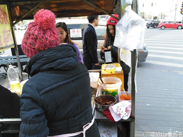 卖鸡蛋灌饼用互联网思维横扫街边小摊？！网友：开发城管雷达app