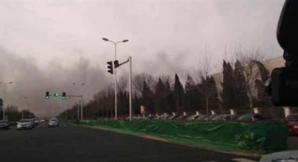 三星电池工厂起火 火灾现场图曝光 网友调侃：自己把自己炸了？