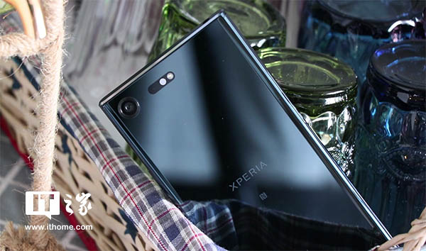 索尼Xperia XZ Premium“只看脸”