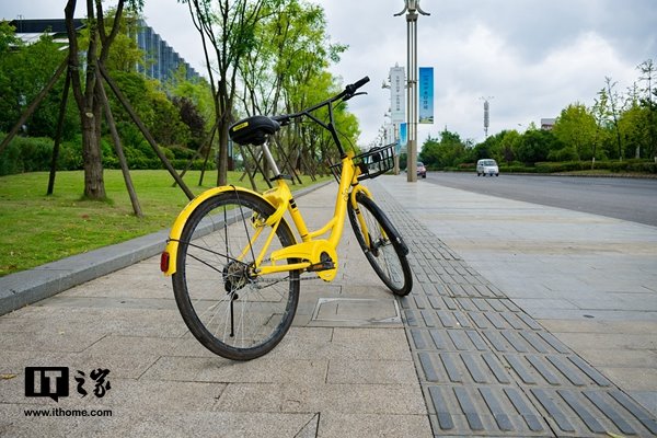 南京15日起清拖无牌共享单车，三家企业合规