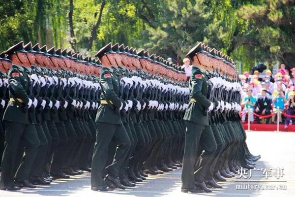 70周年阅兵档案:第一次举行抗战胜利日阅兵 盘点新中国大阅兵震撼画面