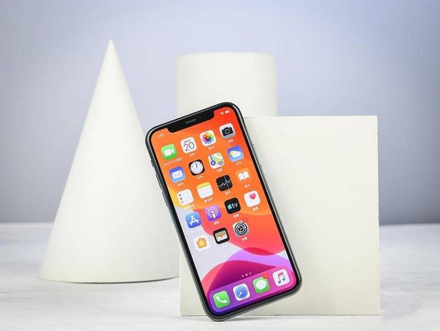 苹果手机别盲目购买，你知道iPhone11 Pro后面的Pro代表什么吗？