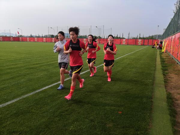 中国女足25人集训名单公布 王霜领衔备战奥运会