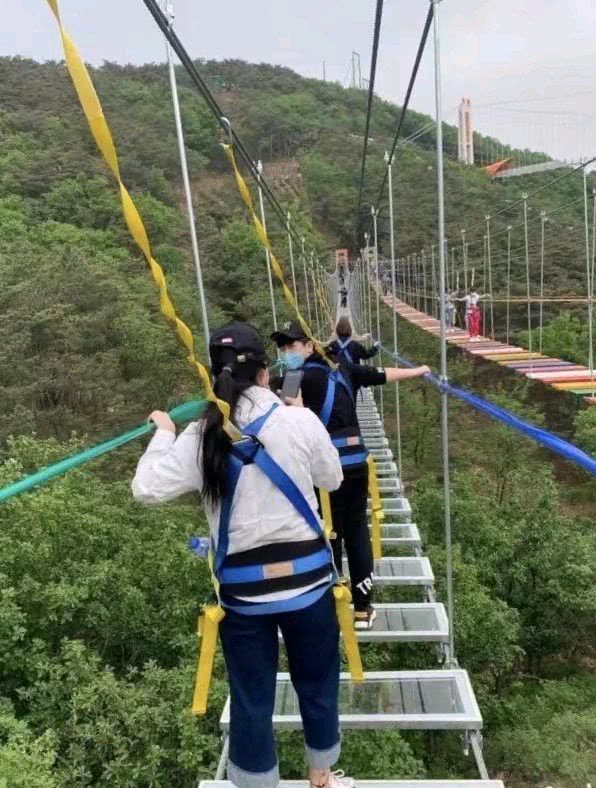 大连高空项目安全绳脱落游客什么情况？现场画面太惊险了