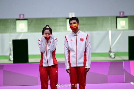 中国一日双金！张家齐陈芋汐女子双人十米台夺金 杨倩杨皓然气混合团体夺金