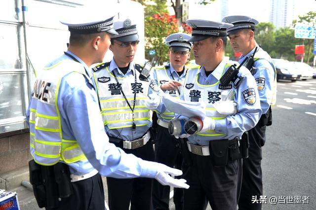 宝马女司机醉驾撞人案全过程 宝马女司机撞人拖行一公里原视频