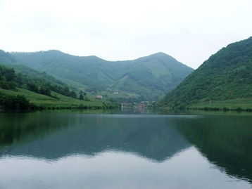 杭州青山湖红绿撞色好美_五一去哪玩⑧ | 临安青山湖 亲子打卡幽静之地