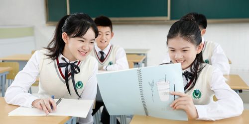 学校回应网传老师与学生在教室接吻_网传河北衡水一中邯郸分校老师田某某，与学生在教室里接吻？