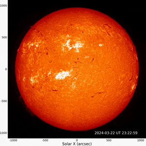 地球迎来超大地磁暴_超大地磁暴致新疆多地出现极光