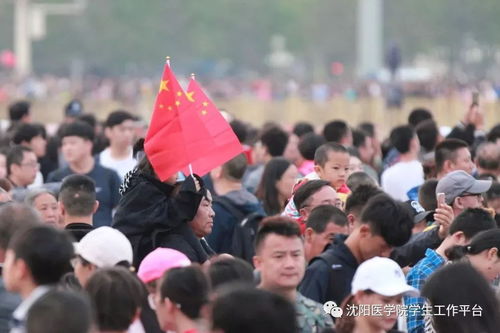 海外游子在外国商场弹奏我爱你中国_瑞典华人的别样国庆：在诺贝尔奖颁发地听中国乐曲，一首《思乡曲》撩动思乡情