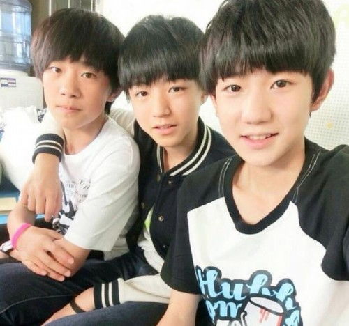 15年偶遇的TFBOYS_「TFBOYS」「分享」180924 在南重庆滨路偶遇王源，粉丝大呼好羡慕