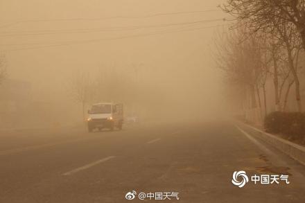 脏脏雪黄雪形成的原因是什么？热空气和寒流相遇