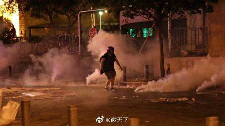 大爆炸后黎巴嫩爆发反政府抗议