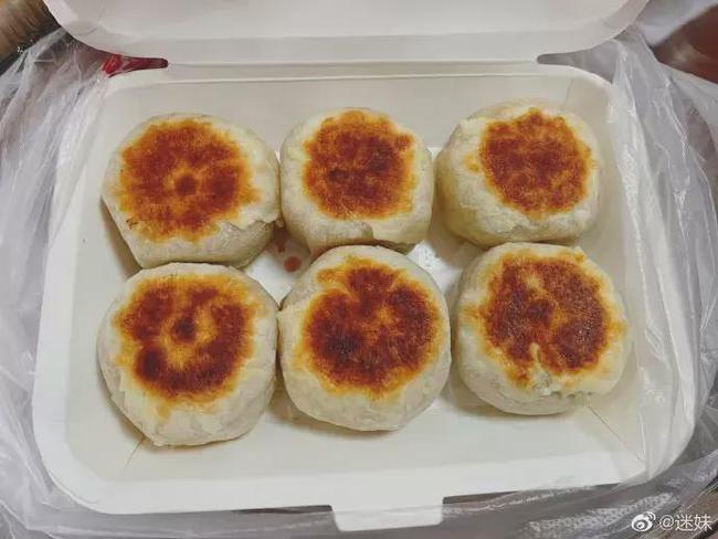 什么月饼这么好吃？上海人台风天排长队买月饼