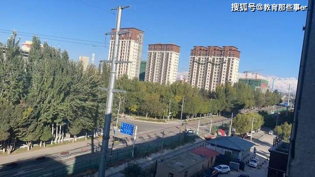 滞留新疆游客现状：滞留新疆游客开始远程办公