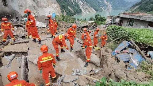 #泸定地震#四川甘孜州泸定县发生3.0级地震