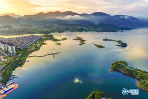 千岛湖朝霞是懂浪漫的_千岛湖朝霞：水天共舞的浪漫序曲