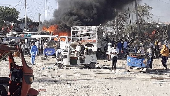 索马里汽车袭击什么情况？索马里首都遭汽车袭击至少90人死亡