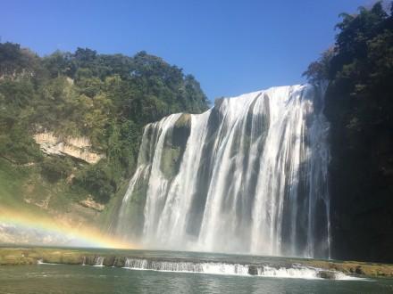 贵州黄果树瀑布变身，上演“长虹飞瀑”奇观，场面太壮美了