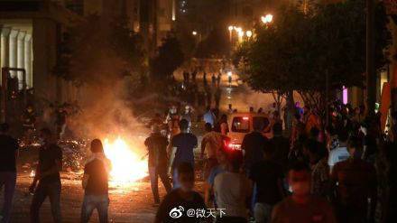 大爆炸后黎巴嫩爆发反政府抗议