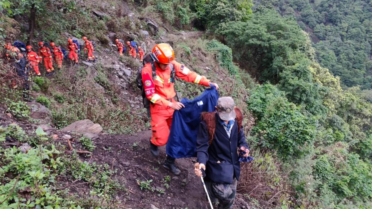 云南苍山13名失联人员 云南大理苍山13名失联人员已撤至安全区域