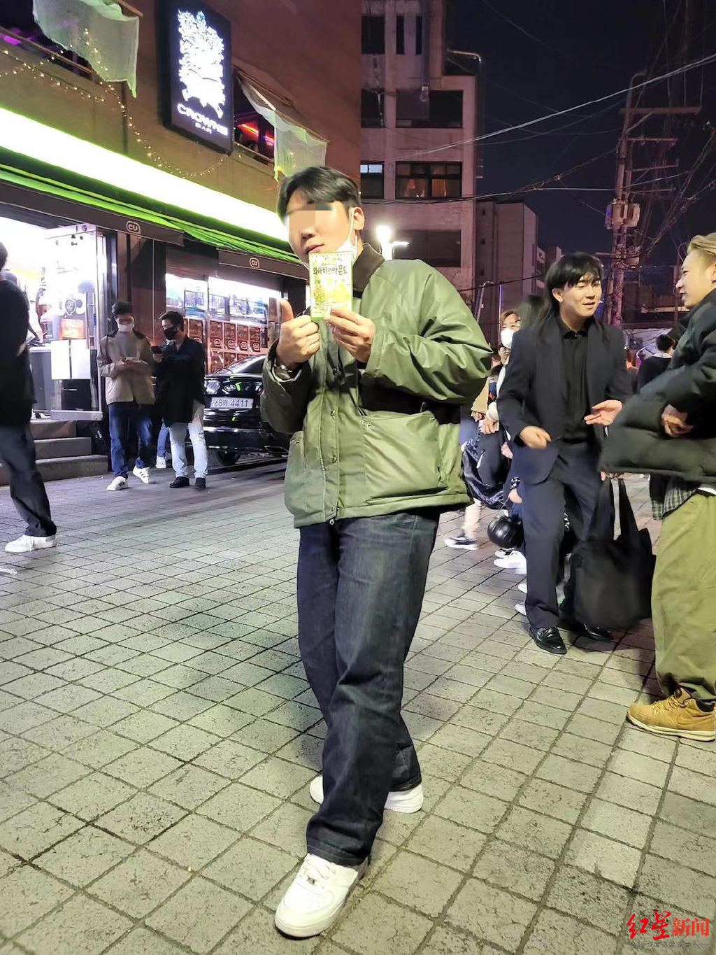 19岁女孩梨泰院见将服兵役男友遇难 故有遇难者正庆祝24岁生日