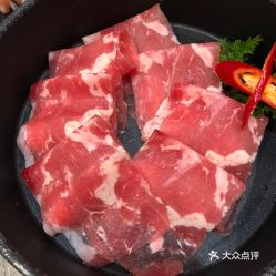 小杨哥带货肥牛卷被质疑是合成肉_小杨哥带货肥牛卷被质疑是合成肉，“货不对板”整治不能再拖了！