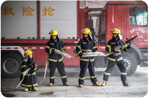 家人刷到消防员震区两口一碗面流泪_泪崩了，消防员两口吃完一碗牛肉面后续：家属刷到视频，不禁落泪