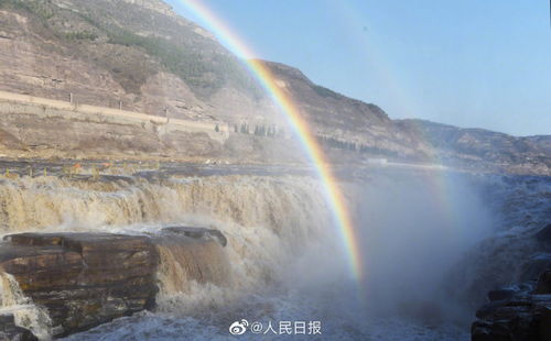 壶口瀑布与彩虹同框太壮观了_黄河壶口瀑布出现彩虹，最佳观赏季节来临：反向旅游不拥挤