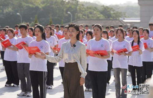 高校学子朗诵可爱的中国_北华大学青年师生齐诵《可爱的中国》告白祖国