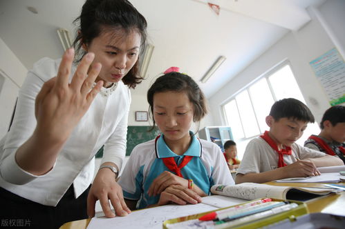 中学班主任疑情绪失控在班级群发飙_重庆一中学班主任在班级群发飙：“都给老子滚” 校方最新通报！