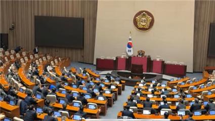 韩国国会全体会议举行_韩国国会全体会议召开 表决尹锡悦弹劾案