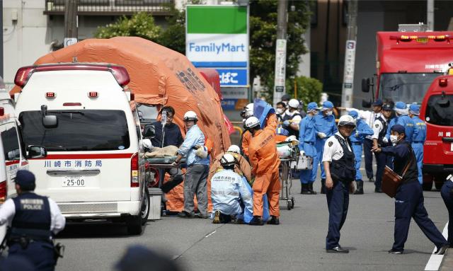 日本川崎13名儿童等校车时遭捅刺，凶嫌塌伤人或已致2死