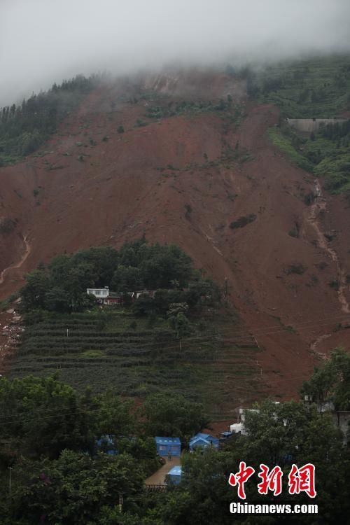 贵州山体滑坡造成6人遇难，堪比？贵州山体滑坡21幢房屋被埋这是这么回事?