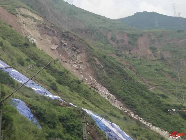 成昆铁路山体崩塌24人遇险11人脱险 成昆铁路甘洛段为什么突然发生山体崩塌?