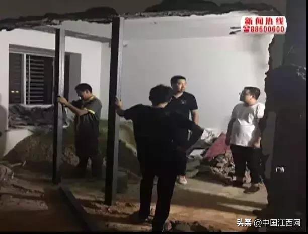 男子买下房子没几天，17户邻居纷纷