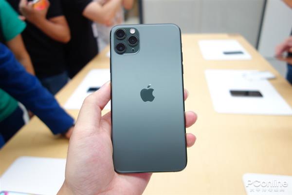 iPhone 11系列开售首周报告：发烫严重 夜拍提升