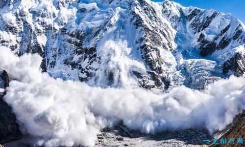 发生雪崩造成7死78伤 发生雪崩现场画面曝光