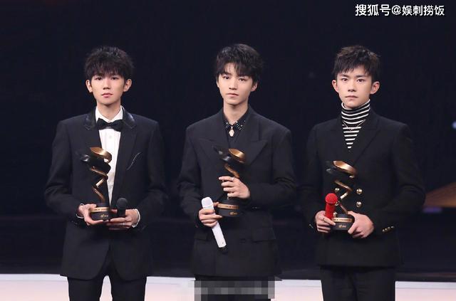 TFBOYS成员同时发文 纪念TFBOYS组合首次登台领奖六周年 