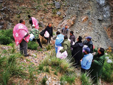 甘肃山地马拉松21人遇难最新 救6名越野赛选手牧羊人发声