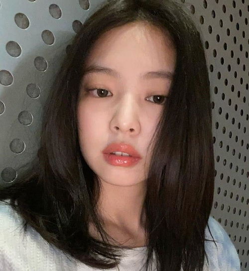 Jennie崔秀彬坐一起_来看看帅哥美女养眼吧