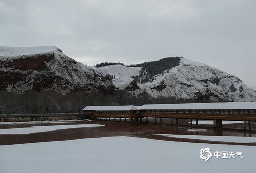 雪映祁连山宛若水墨画_雪映祁连山