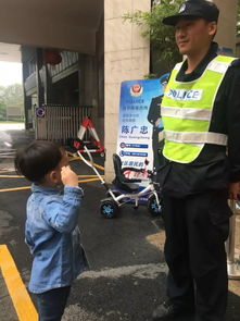 幼儿园保安拉二胡享受爱豆待遇_寻找民乐出圈的“密码”