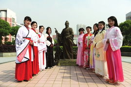 浙大学子的国风毕业穿搭_青年人物｜还原古代服饰，90后国风博主：想要穿着汉服做1000件事